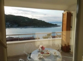 Sea view apartment 20m from beach on paradise island near Split